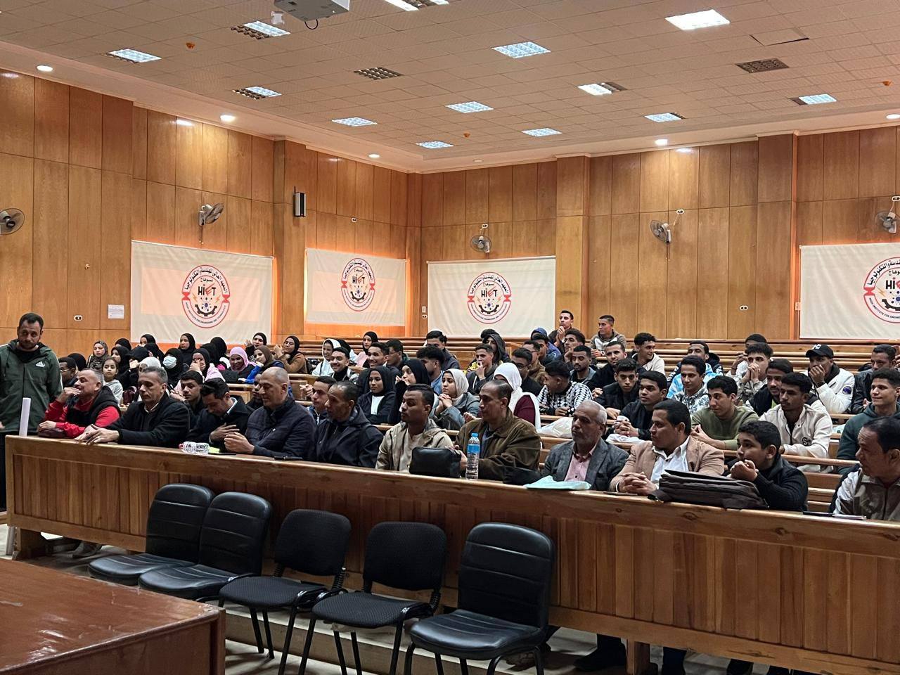 602470088_1325532676282680_7014918475402600745_n